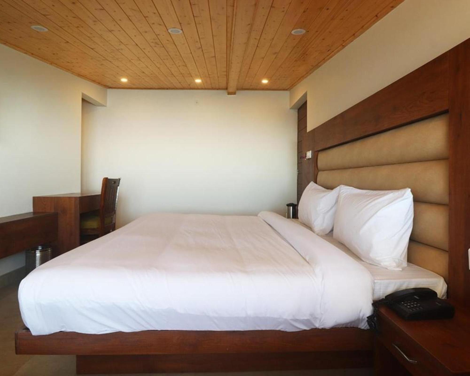 Hotel Mussoorie Heights Dehradun Exteriör bild